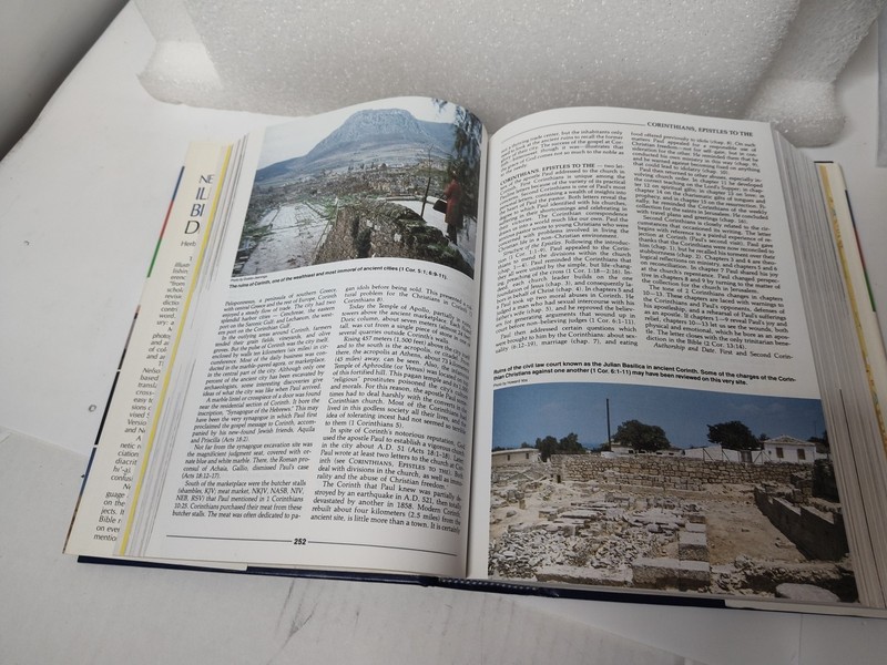 Nelson’s Illustrated Bible Dictionary / 1986 Hardcover Dustcover Cross Reference gallery