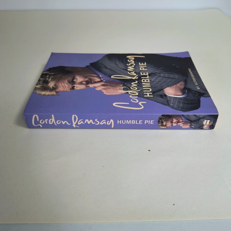 Gordon Ramsey: Humble Pie Autobiography Paperback Book - Signed -2006 UK Release gallery