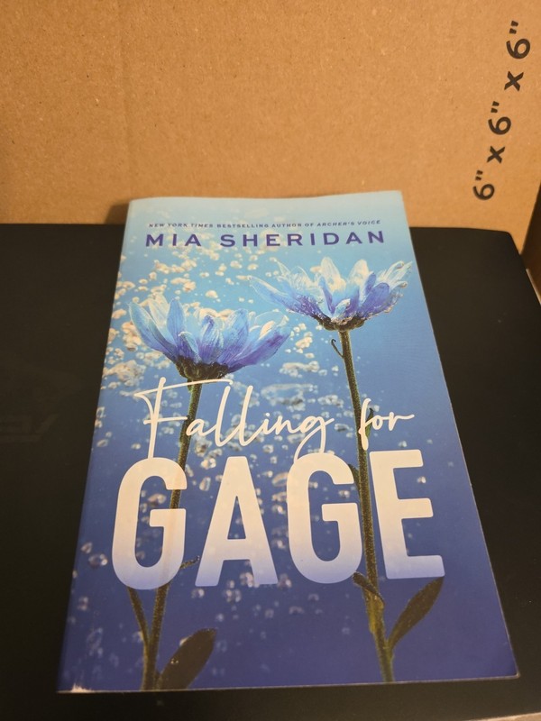 Falling for Gage By: Mia Sheridan Bloom Books, Paperback Very Clean Pages