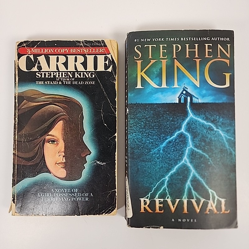 Mixed Lot of 12 Stephen King Hardcover & Paperback Books gallery