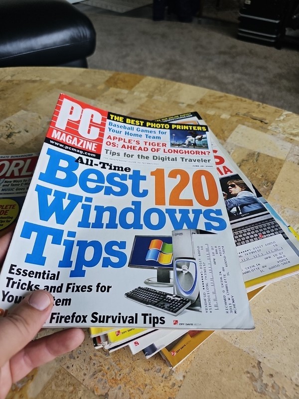 PC World Magazines Lot Of 17 2005 Good Condition APPLE COLLECTIBLES gallery