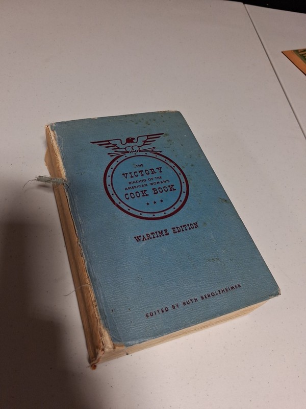 The Victory Binding Of The American Woman’s Cook Book Vintage In Fair Condition