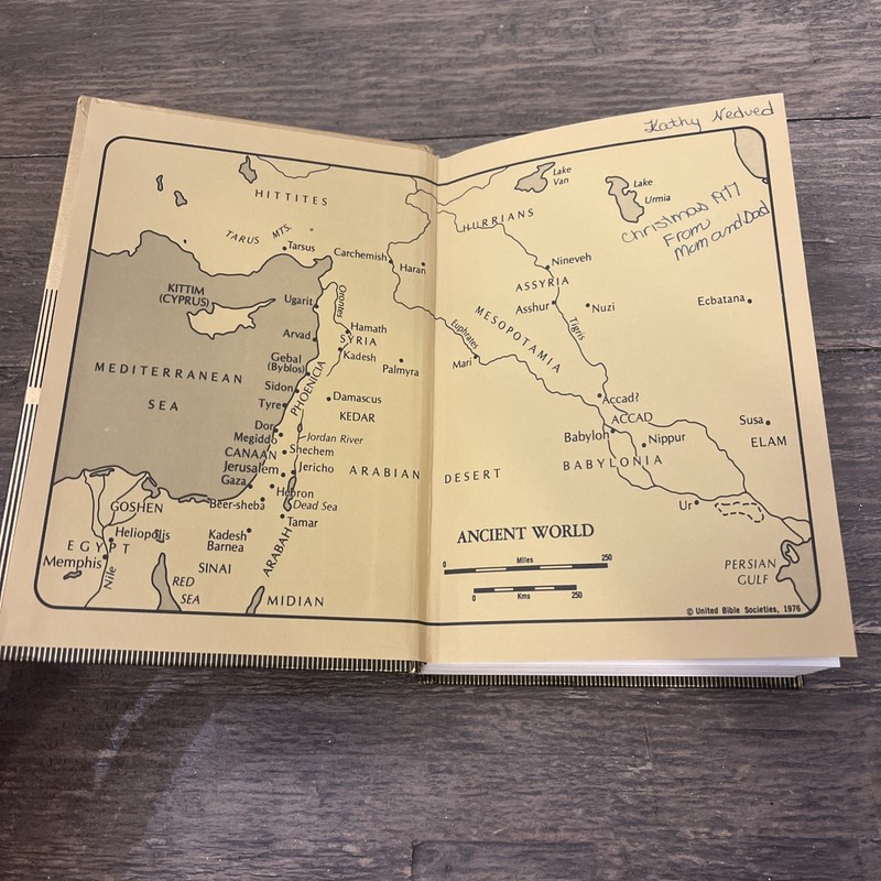 Vtg 1976 Good News Bible Today's English Version Gold Hardcover 480 Pages gallery