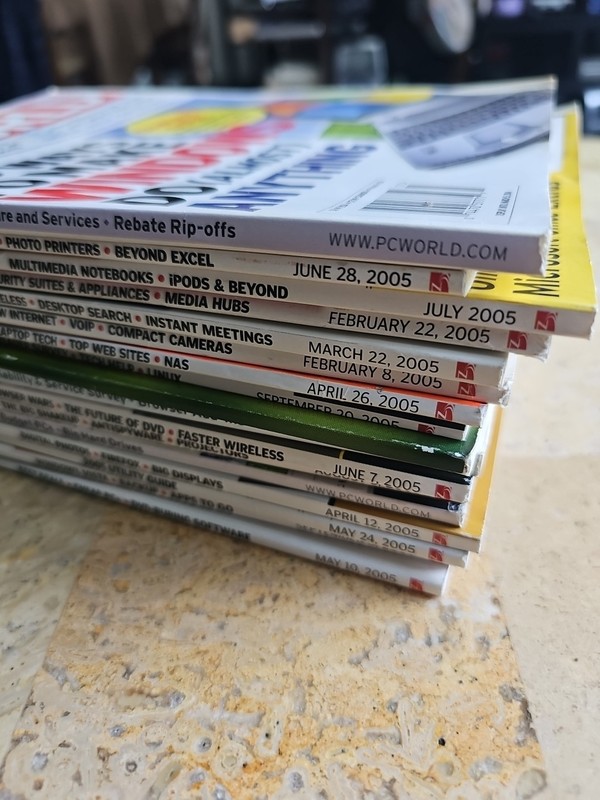 PC World Magazines Lot Of 17 2005 Good Condition APPLE COLLECTIBLES gallery