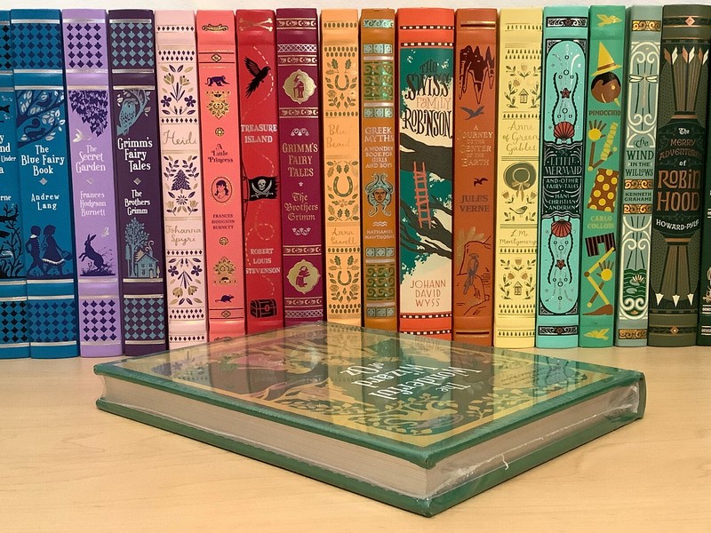 The Wonderful Wizard of Oz by L. Frank Baum - leatherbound - illustrated, sealed gallery