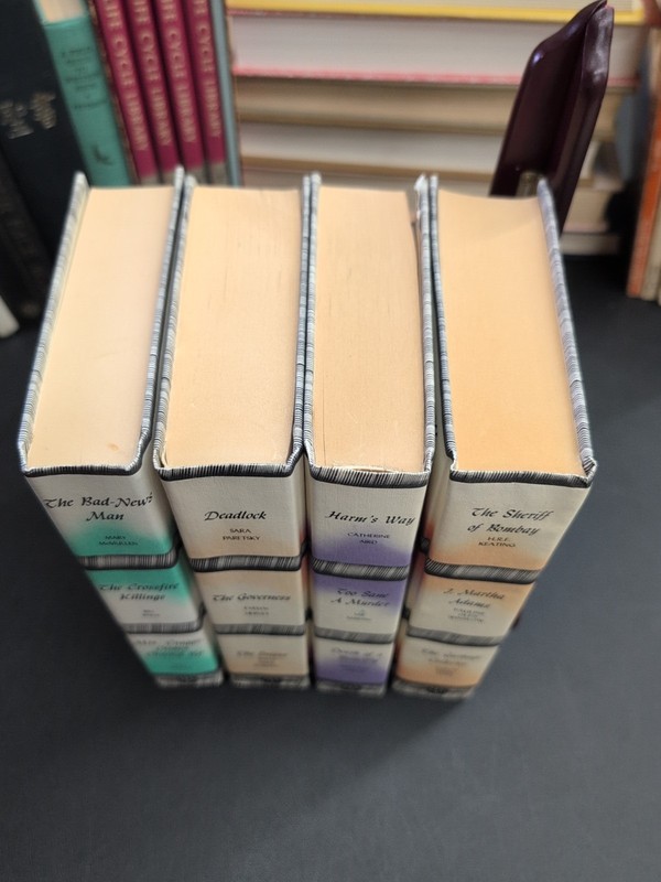 Vintage Hardcover 1980’s Detective Book Club (LOT OF 4) 3 Mysteries In 1 Book gallery