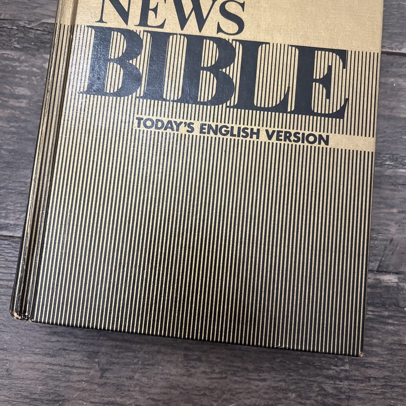 Vtg 1976 Good News Bible Today's English Version Gold Hardcover 480 Pages gallery
