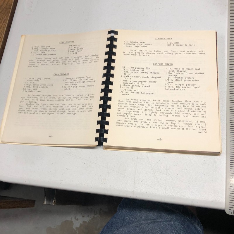 UAW Region 9A Favorite Recipes Cookbook John J Flynn Northeast USA 256 + Pages gallery