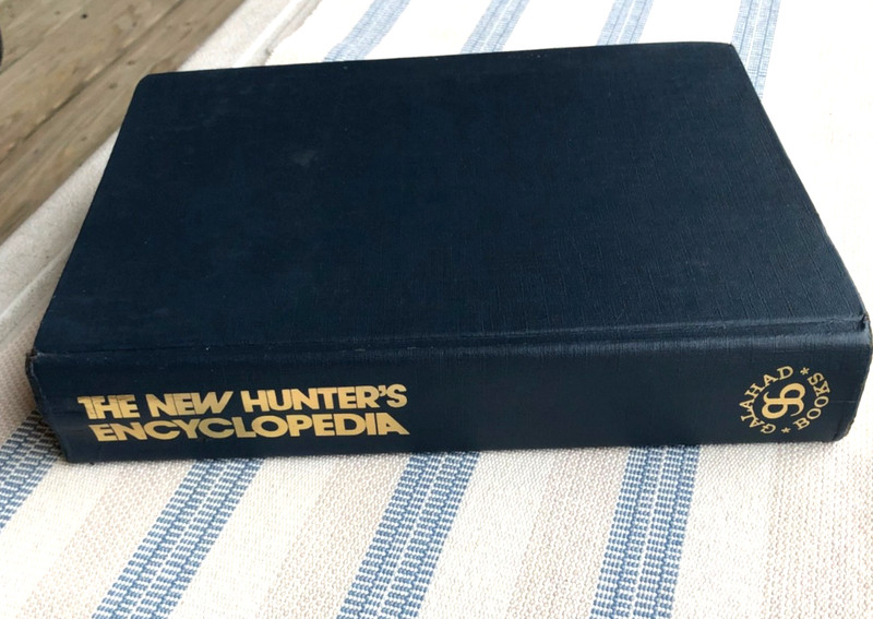 The New Hunters Encyclopedia editor Raymond R. Camp 1972 Third Revised Edition