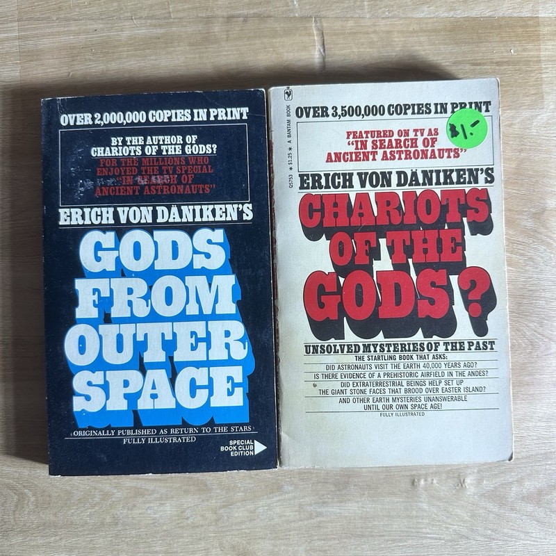 Gods From Outer Space Chariot of Gods Erich Von Daniken Paperback Set UFOlogy