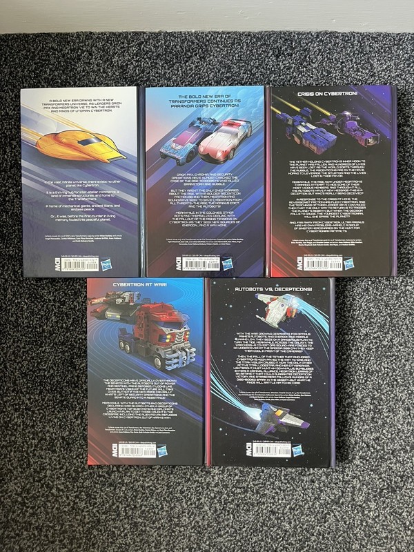 Transformers IDW Volume 1-5. The World In Your Eyes - Horrors Hardcover gallery