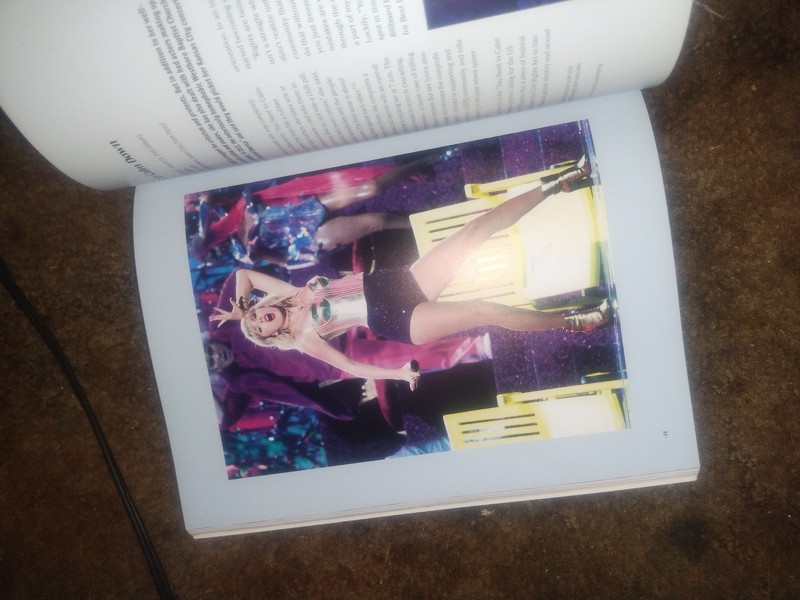 Taylor Swift: The Stories Behind the Greatest Hits Annie Zaleski PAPER BACK gallery