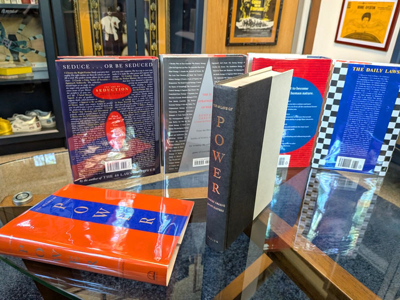 ONLY SET IN THE WORLD The 48 Laws of Power Robert Greene First Edition 1st Print gallery