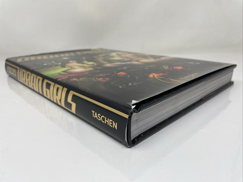 2010 Howard Huang's URBAN GIRLS by Dian Hanson HC/DJ Taschen English gallery