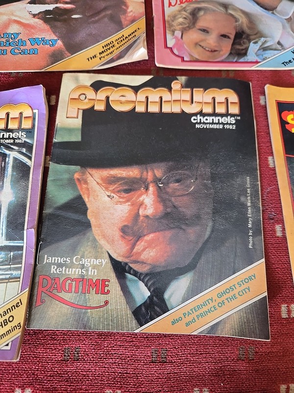 Premium Channels Guide Mini Magazine Movies TV 1982 5 Lot Arthur, Ragtime, Etc gallery