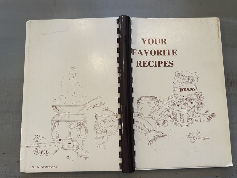 Vintage Cookbook 80s 1982 USA Midwest Nebraska 220+ Pages Fundraiser Spiral gallery