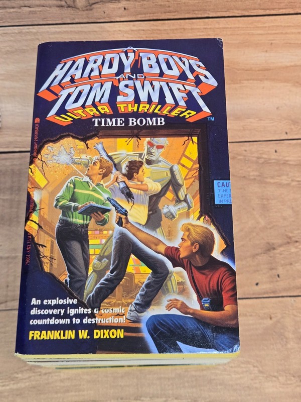 Lot of 12 Hardy Boys Case Files by Franklin W Dixon Vintage PB 1st prints gallery