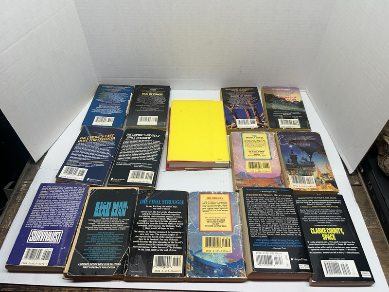 Lot of 15 random Scifi & Fantasy 1980s vintage Paperback books! gallery