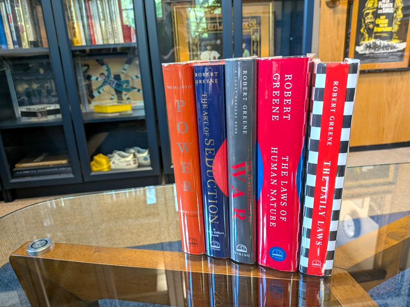 ONLY SET IN THE WORLD The 48 Laws of Power Robert Greene First Edition 1st Print gallery