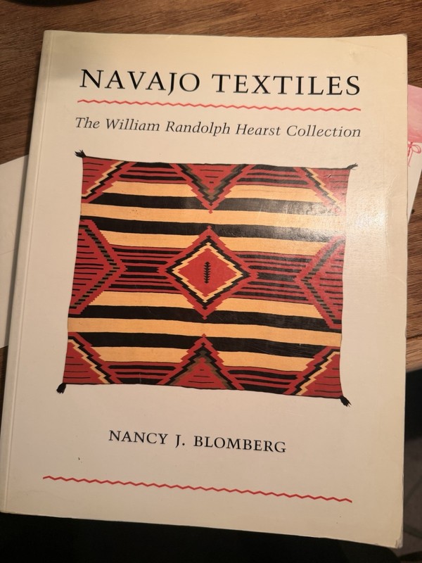 Navajo Textiles William Randolph Hearst Collection Nancy J. Blomberg Paperback