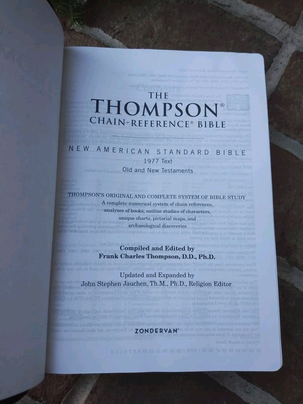 NASB 1977 Thompson Chain-Reference Bible, Bonded Leather Black, Red Letter gallery