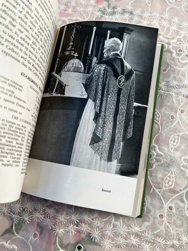 Vintage The Breaking of Bread John Coventry 1950 191 Pages gallery
