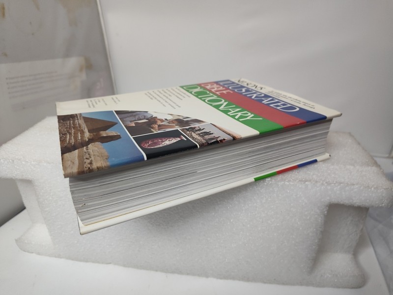 Nelson’s Illustrated Bible Dictionary / 1986 Hardcover Dustcover Cross Reference gallery