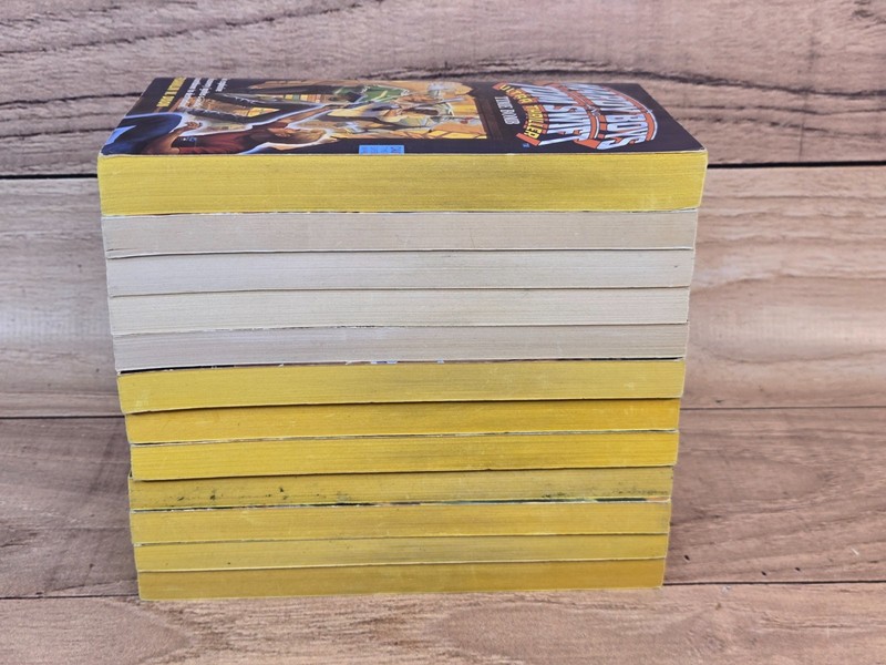 Lot of 12 Hardy Boys Case Files by Franklin W Dixon Vintage PB 1st prints gallery