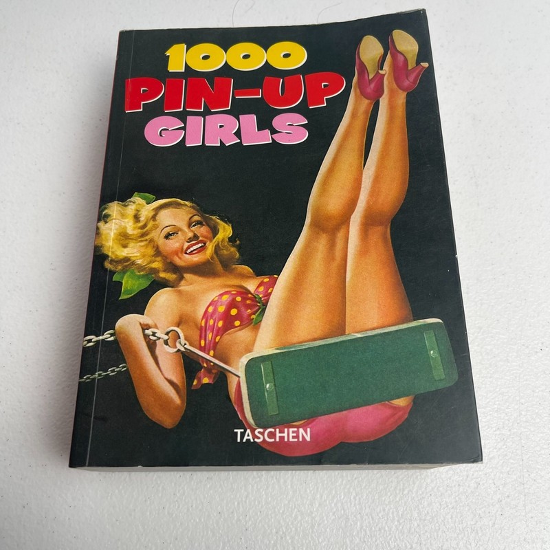 1000 Pin-up Girls Book