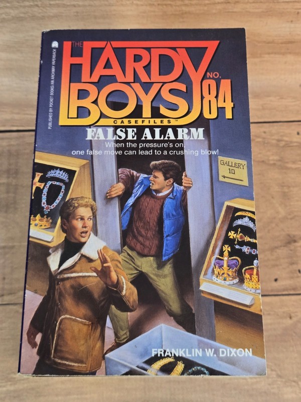 Lot of 12 Hardy Boys Case Files by Franklin W Dixon Vintage PB 1st prints gallery