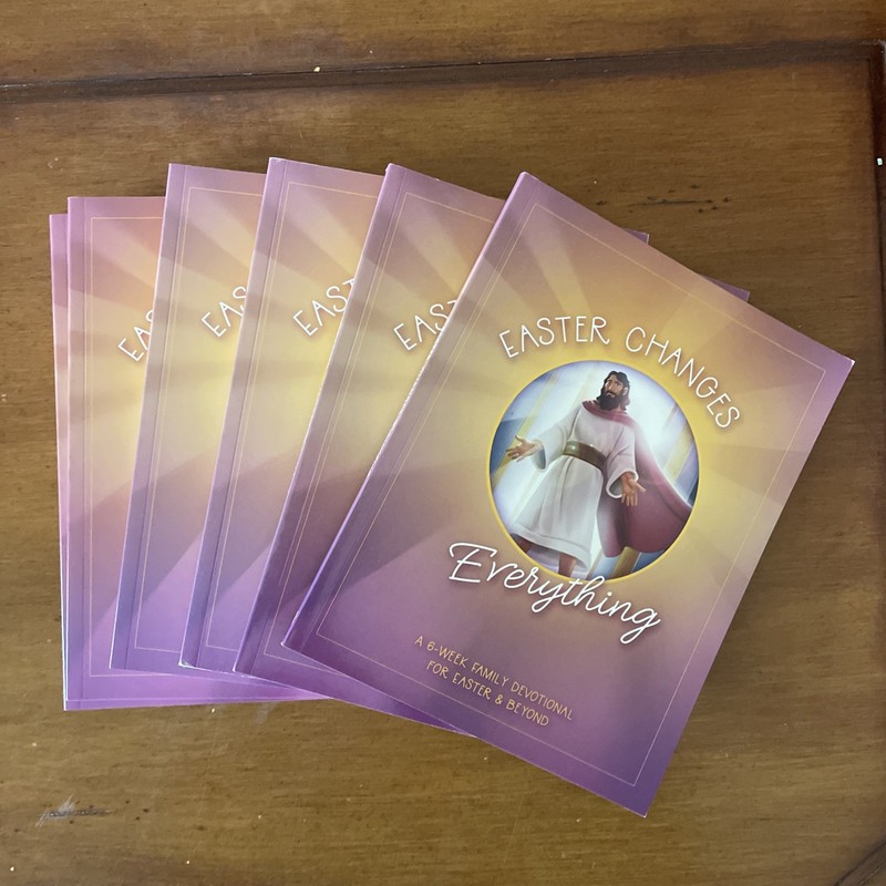 Lot of 8 Easter Changes Everything 6 Week Family Devotional For Easter & Beyond
