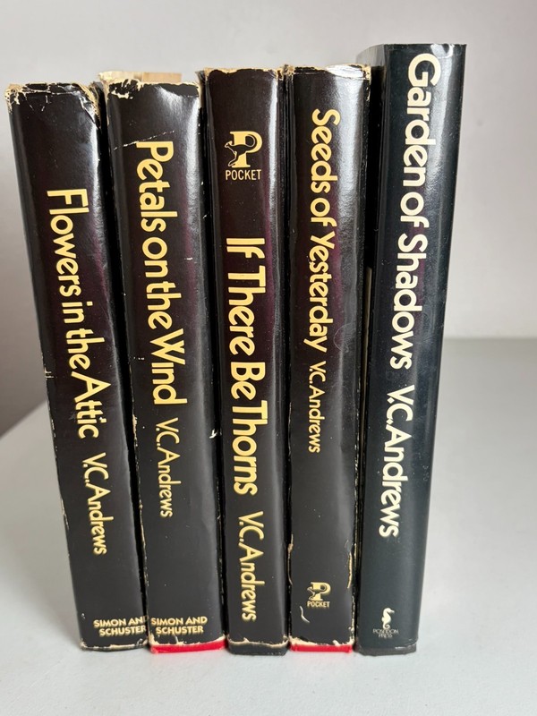 Flowers in the Attic Book Club HC edition 1-5 The complete Dollanganger set 70s gallery