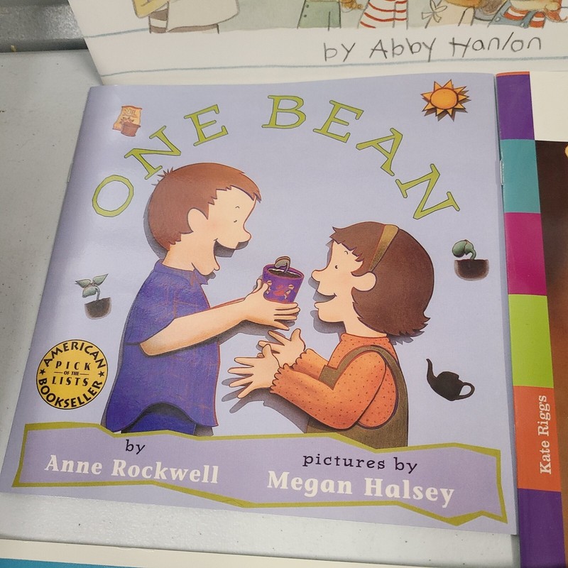 Lot of 12 - Picture Books (10 Accelerated Reader) - Grades 1, 2, 3 - HMH - ELA gallery