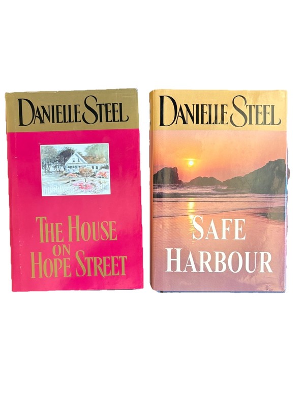 Danielle Steel Novels Lot of 2 Hardcover Safe Harbor The House On Hope Street
