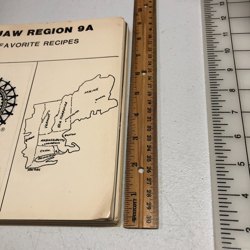 UAW Region 9A Favorite Recipes Cookbook John J Flynn Northeast USA 256 + Pages gallery