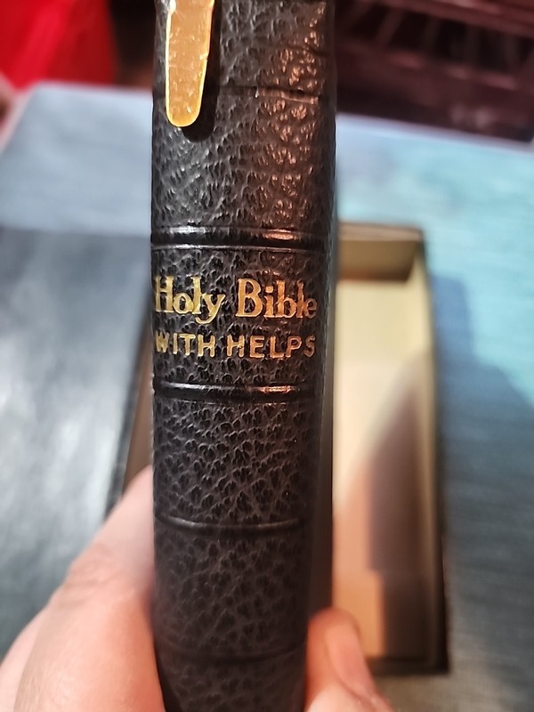 Vintage Holy Bible Self Pronouncing 1960 Nelson Edition Opal Type Colored NIB gallery