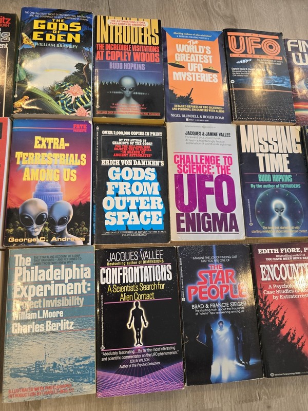 27 Old Vintage UFO Flying Saucer Paperback Book Lot Conspiracy Alien Final War gallery
