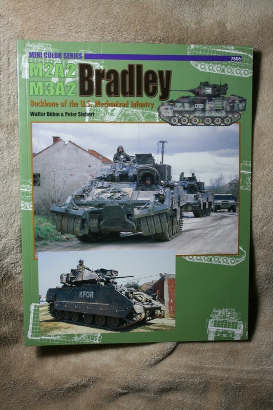 M2A2 M3A2 Bradley Mechanized Infantry Concord Publications Book 7506 VGC