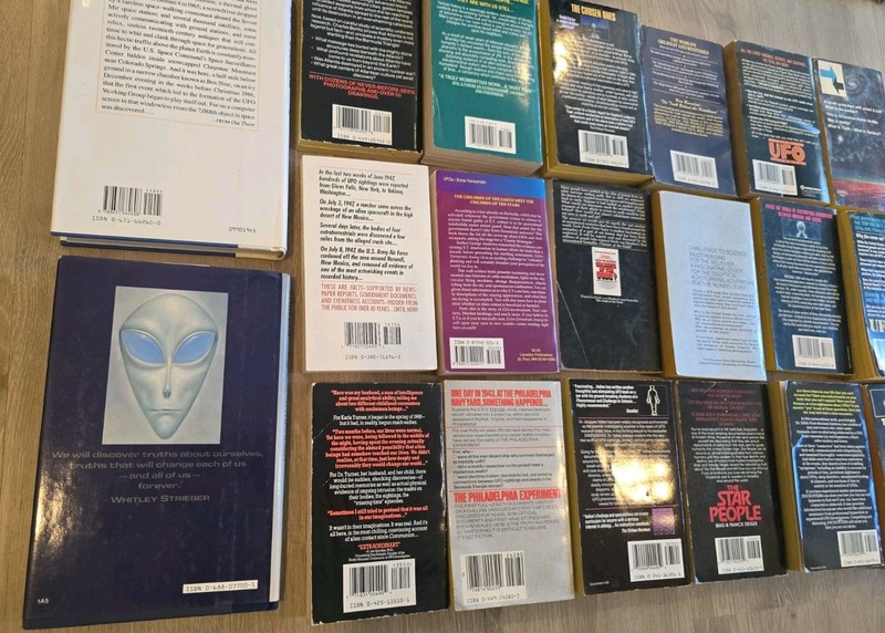 27 Old Vintage UFO Flying Saucer Paperback Book Lot Conspiracy Alien Final War gallery