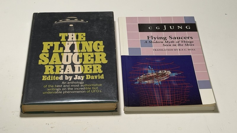 VTG LOT BOOKS Flying Saucers UFOs UFO UFOLOGY aliens C.G. Jung Carl psychology