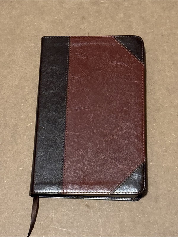 ESV Thinline Bible, Red Letter (TruTone, Brown/Cordovan, Portfolio Design) by…