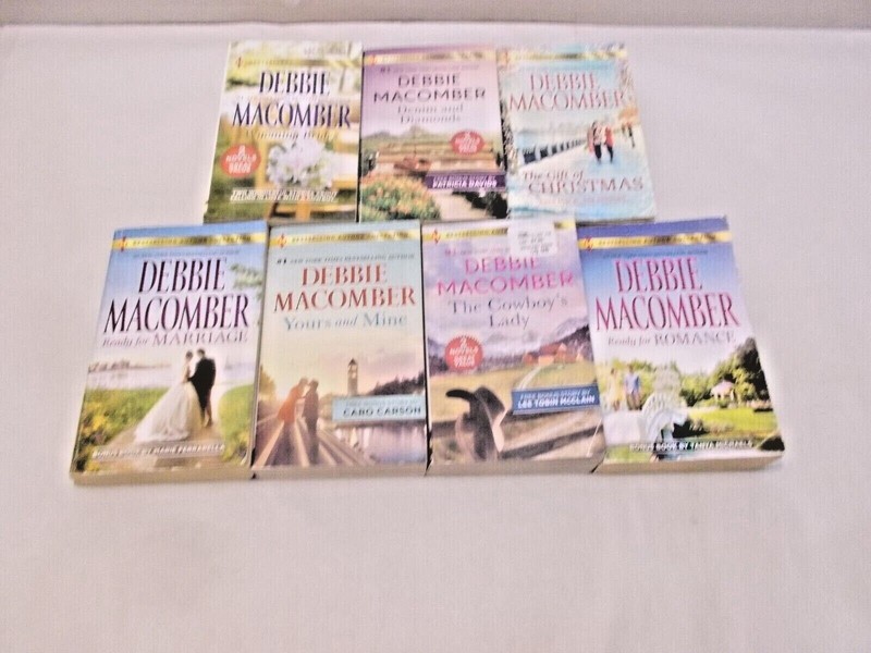 7 DEBBIE MACOMBER # PB 2 IN 1 TITLES 14 STORIES MARRIAGE DENIM WYOMING ROMANCE