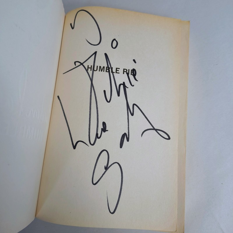 Gordon Ramsey: Humble Pie Autobiography Paperback Book - Signed -2006 UK Release gallery