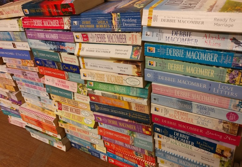 Lot of 10 Debbie Macomber Series Cedar Cove Etc Romance Set UNSORTED PB Book MIX gallery