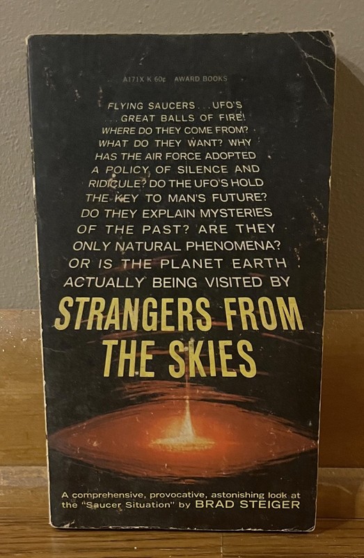 STRANGERS FROM THE SKIES-Flying Saucers & UFOs-BRAD STEIGER-Ex 1st Mass Market!