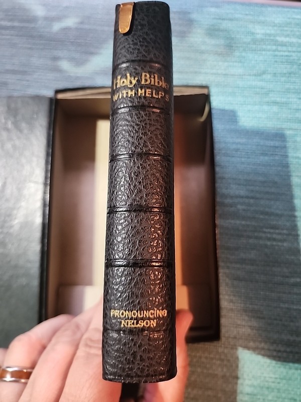 Vintage Holy Bible Self Pronouncing 1960 Nelson Edition Opal Type Colored NIB gallery