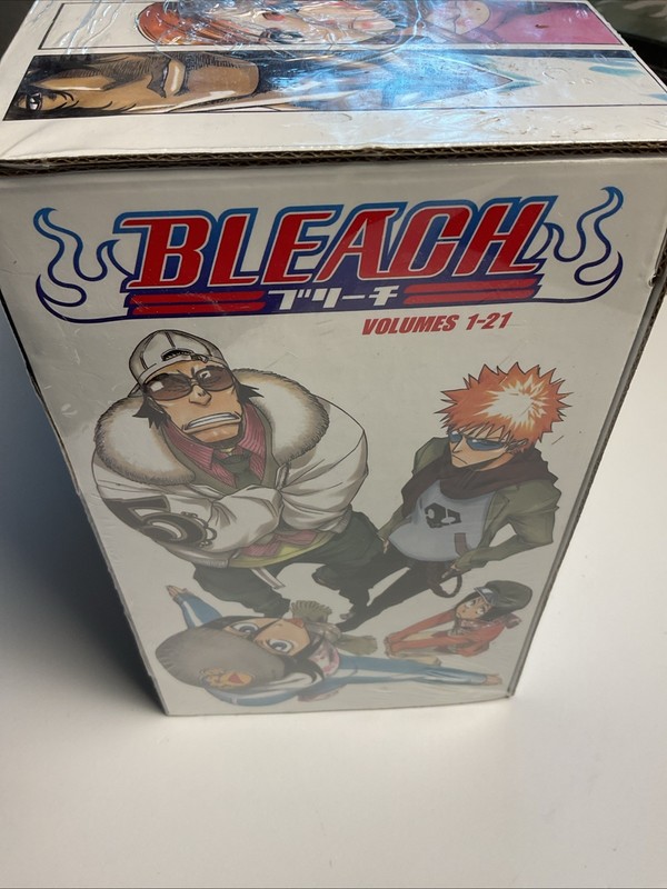 Bleach Box Set 1: Volumes 1-21 with Premium by Tite Kubo (English) Paperback gallery