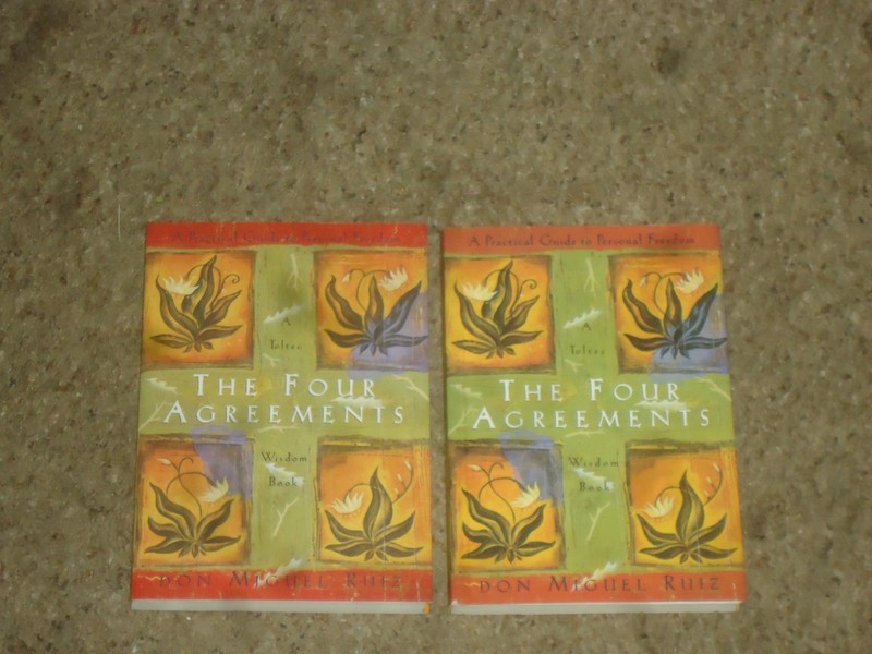 Lot 20 Copies The Four Agreements Don Miguel Ruiz + 1 Copy in Spanish gallery