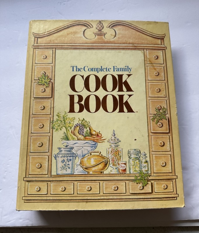 VTG The Complete Family CookBook 1970 Curtin Productions 3 Ring Binder