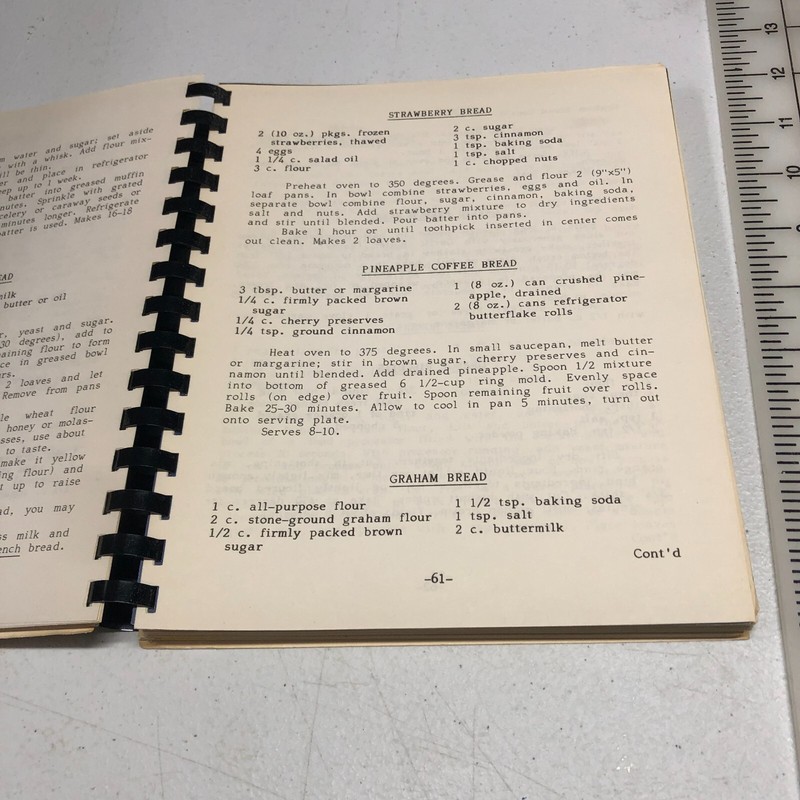 UAW Region 9A Favorite Recipes Cookbook John J Flynn Northeast USA 256 + Pages gallery